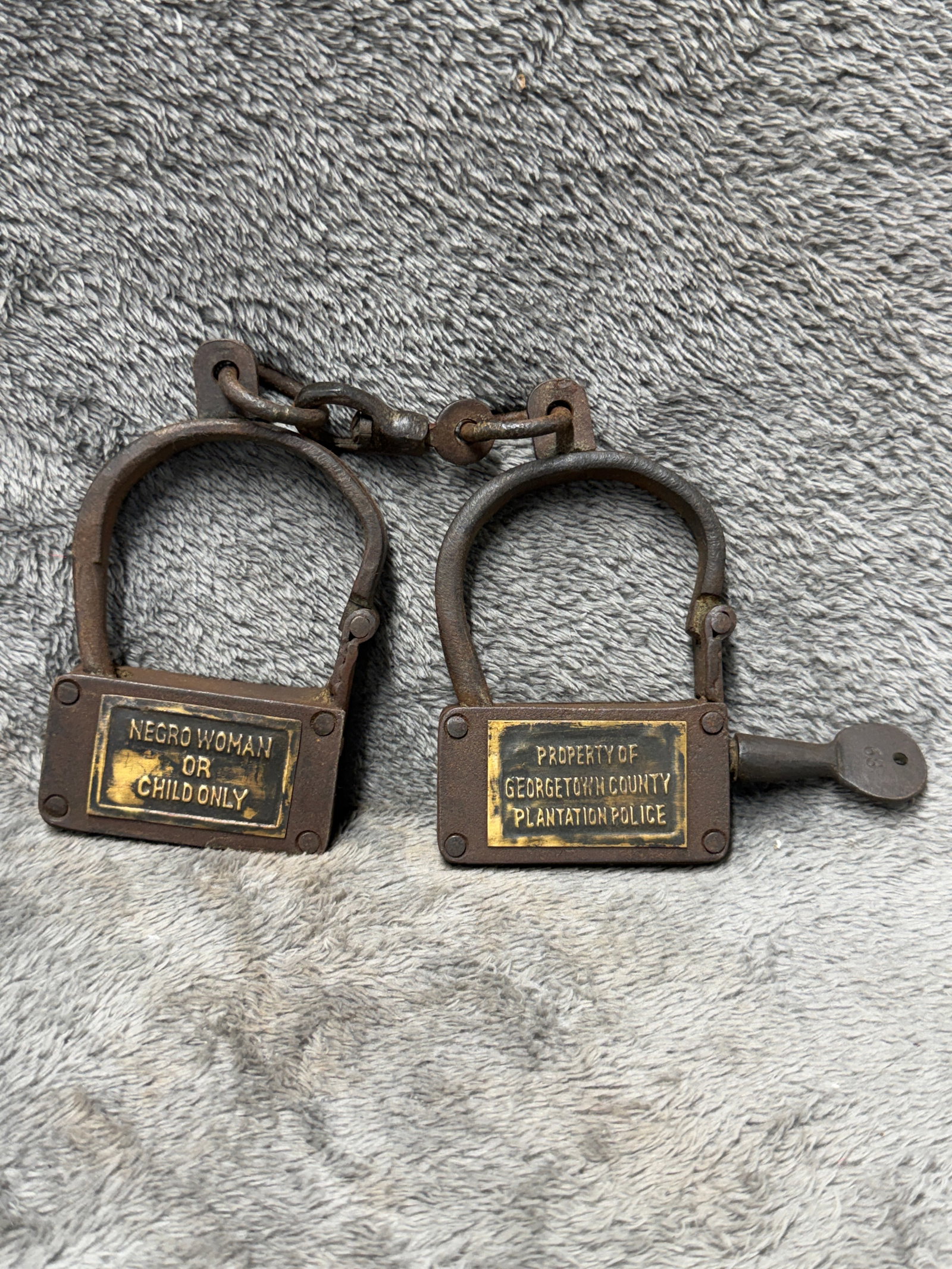 1800s Slave Shackles Iron Restraints Georgetown County Plantation Police with Key (1 of 5)