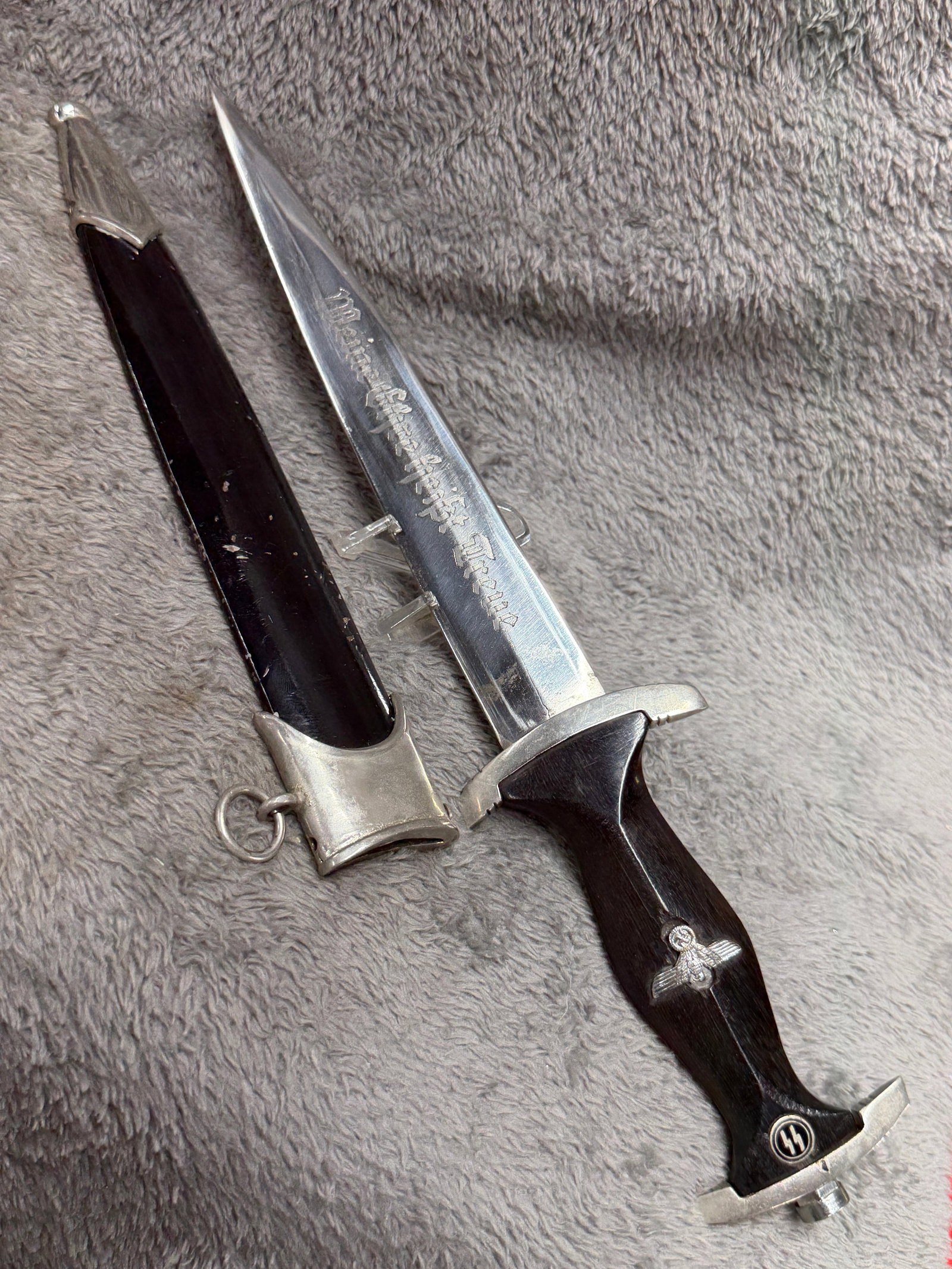 WWII German SS Honor Dagger with “Meine Ehre heißt Treue?? Blade & Scabbard (1 of 8)