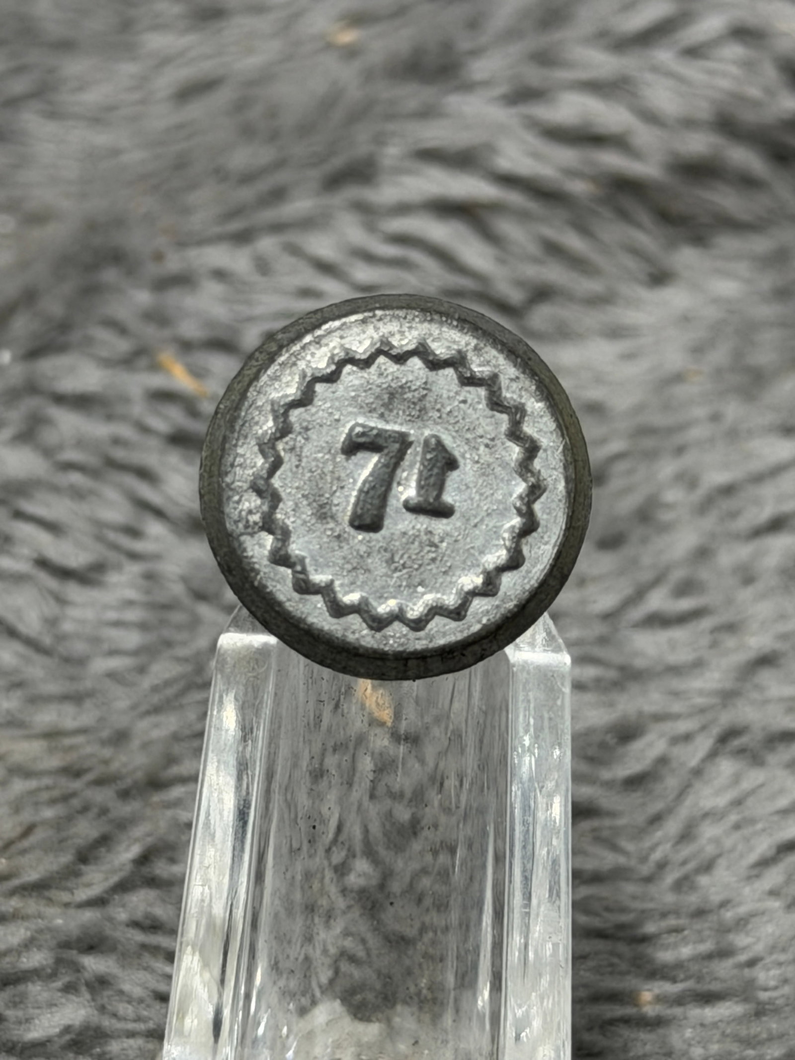 Revolutionary War 71st Regiment of Foot Pewter Uniform Button (1 of 4)
