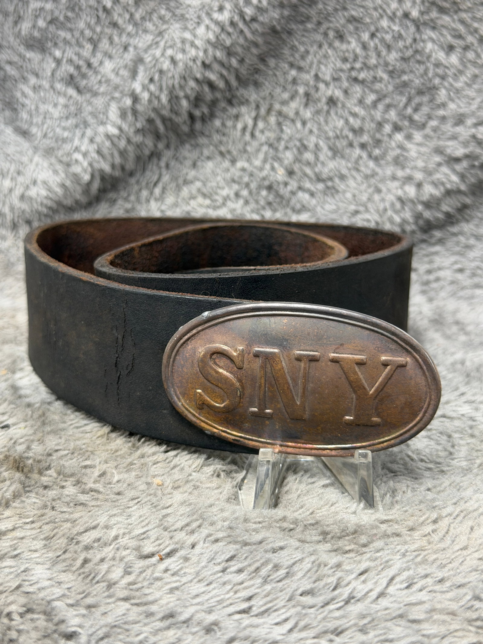 Civil War New York State Militia “SNY?? Oval Belt Plate Buckle with Leather Belt: Impressive Civil War-era New York State militia belt plate and leather waist belt featuring a large oval metal plate boldly embossed “SNY,” representing the State of New York. The plate displa
