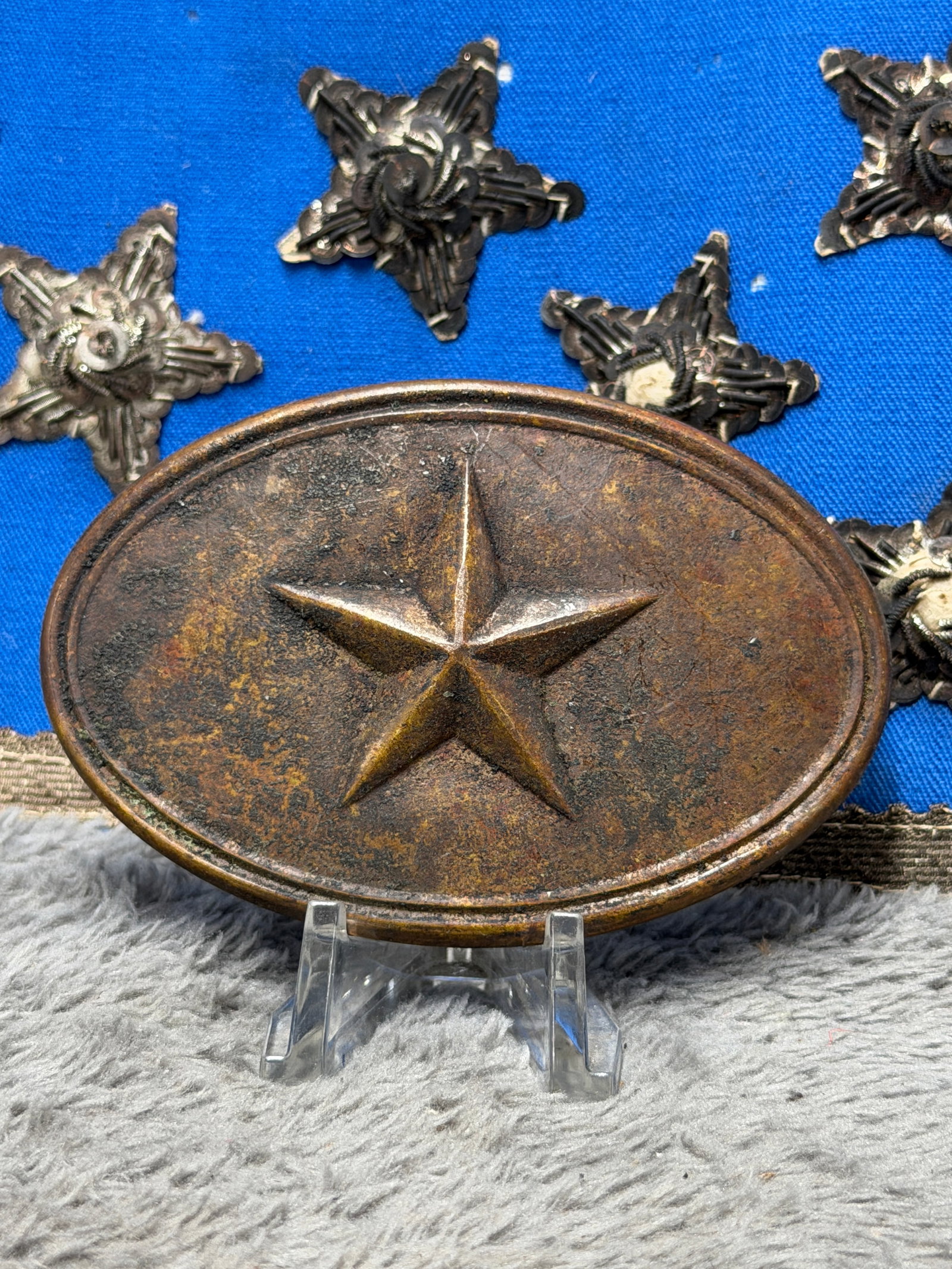 Civil War Confederate CSA Texas Lone Star Oval Belt Plate Buckle: Striking Civil War Confederate CSA Texas oval belt plate featuring a large raised five-point Lone Star prominently centered on the face and surrounded by a double-line oval border. The reverse is dist