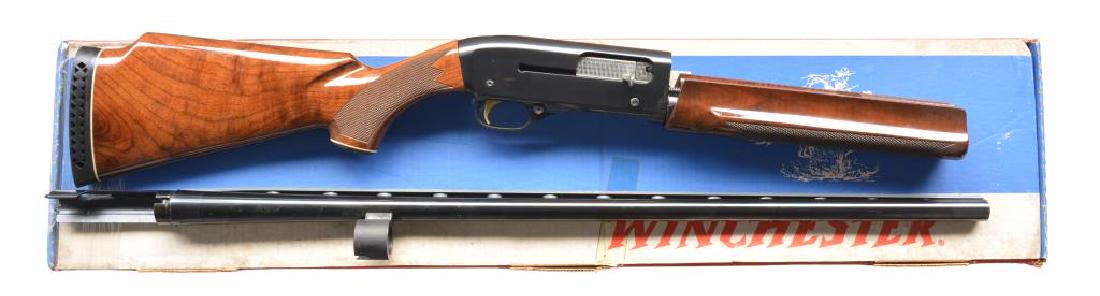 WINCHESTER SUPER-X MODEL 1 TRAP STYLE AUTOLOADING: SHOTGUN. Cal. 12 Ga., 2 3/4". S# M88439. Bbl. 30" VR w/ fixed full choke. White target front sight w/ steel mid bead. Blued action features jeweled bolt & carrier w/ gold finished trigger. Forearm & M