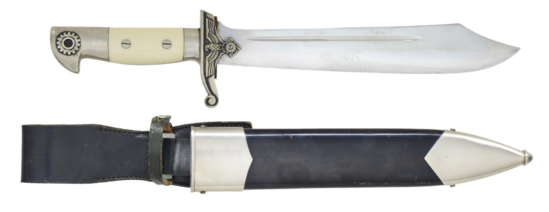 WWII GERMAN TENO HEWER.: Overall length: 16 1/4". Blade is marked "GES. GESCH. (Teno eagle)" all above "ORIGINAL (squirrel) EICKHORN SOLINGEN" on 1 side. On the other side, the dagger shows the etched "4273" beneath the Teno 