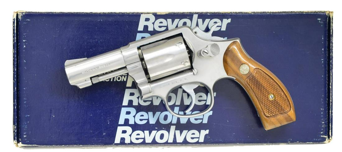 NEWARK DELAWARE POLICE SMITH & WESSON MODEL 65-3: DA REVOLVER. Cal. 357 Mag. S# 7D76894. Bbl. 3" heavy w/ serrated ramp front sight. 6 Shot fluted cyl. Stainless steel construction. Rnd. butt K frame 3 screw action w/ .267 service hammer & .312 comba