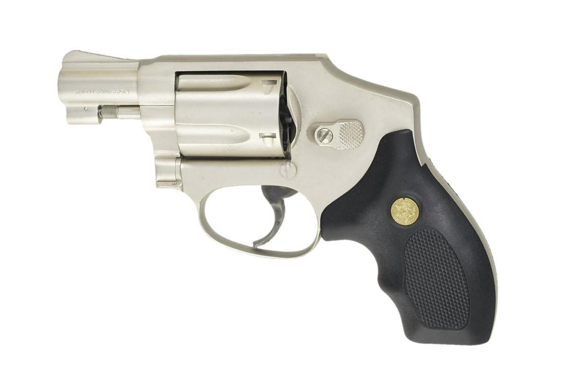SMITH & WESSON MODEL 442 AIRWEIGHT DAO REVOLVER.: Cal. 38 Spl. S# BRE7251. Bbl. 2" w/ rib & serrated ramp sight. 5 Shot fluted cyl. Alloy concealed hammer rnd. butt action. .312 Smooth trigger. Holster.com 2 piece finger groove polymer grips w/ belt 