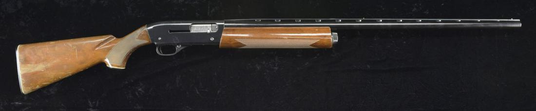 WINCHESTER SUPER-X MODEL 1 SEMI AUTO SHOTGUN.: Cal. 12 Ga., 2 3/4" S# M60732 (1974-1981). Bbl. 30" w/ bright front beads & fixed full choke. Blue finish. Checkered walnut stock set. CONDITION: good to very good overall w/ handling marks. Very good