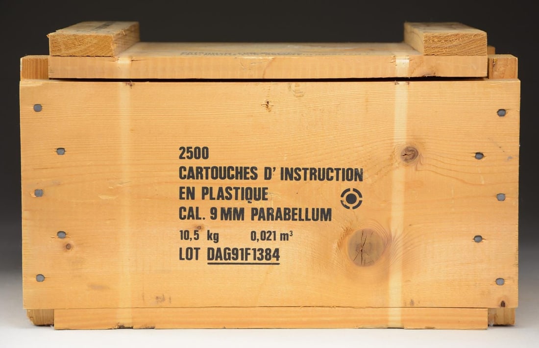 CRATE OF 9X19MM TRAINING AMMUNITION (2500 RDS).: Crate of plastic 9x19mm training ammunition. Crate lid is marked "PATRONEN FUR WAFFEN,/ MIT INERTEM HESCHOSS/ ( PATRNEN FUR HANDFEUERWAFFEN )" (CARTRIDGES FOR WEAPONS,/ WITH AN INERT BULLET/( CARTRIDG