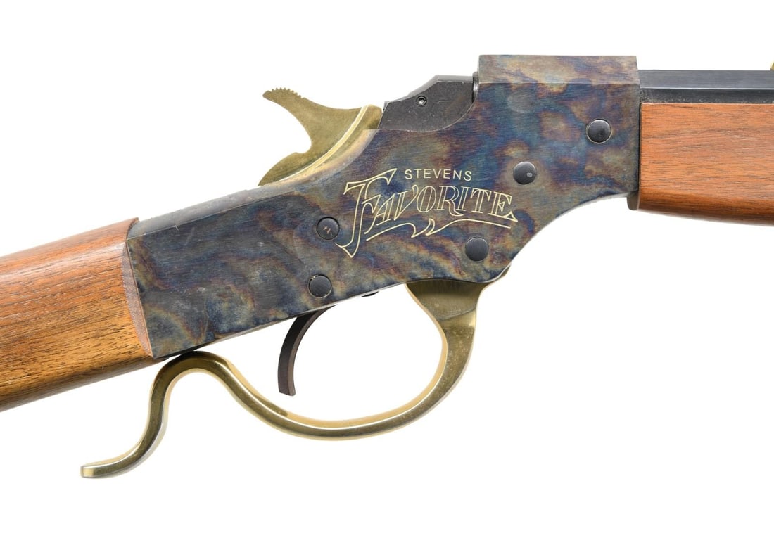 STEVENS MODEL 71 "STEVENS FAVORITE" COMMEMORATIVE: SINGLE SHOT RIFLE. Cal. 22 S, L, LR. S# 12774SF. Limited edition of 1,000 mfg. 1971. The octagon 22" barrel has sporting sights. Gold-anodized small parts. Case-hardened receiver with gold-filled "STE