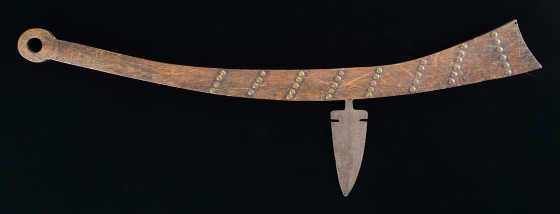 NATIVE AMERICAN - STYLE GUNSTOCK WAR CLUB.: From the Milton von Damm Collection. "A gunstock tomahawk has a long handle that is shaped like a gunstock. It typically has one or more knife blades imbedded along the handle, making it a frightening