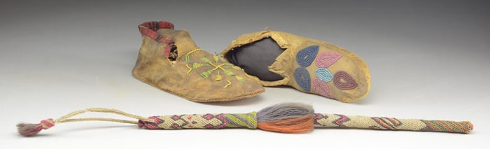 TWO NATIVE AMERICAN BEADED MOCCASINS & HORSE