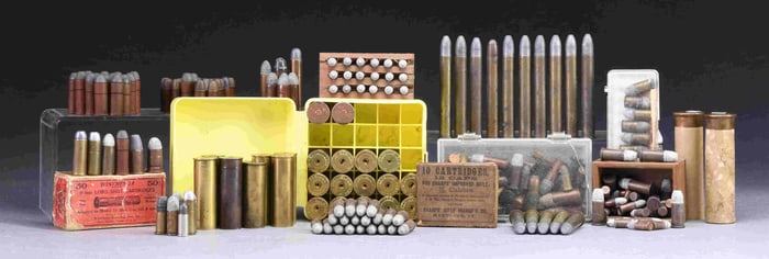 LOT OF ASSORTED VINTAGE AMMUNITION & CASINGS.
