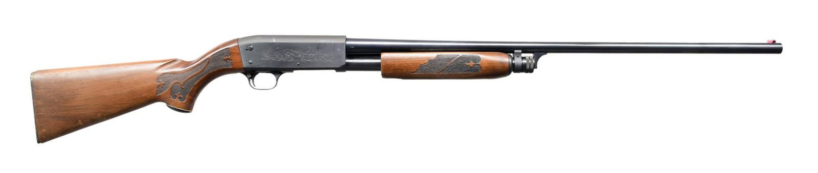 ITHACA 37 FEATHERLIGHT PUMP SHOTGUN.: Cal. 12 ga. 2 3/4". S# 371286979. Bbl. 28", plain w/ fixed full choke & Raybar front sight. Action has game scene roll engraving. Beavertail forearm & capped pistol grip walnut stock w/ pressed checke