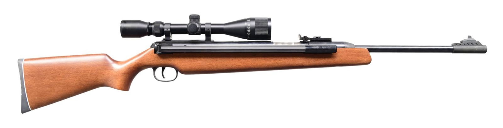 RWS DIANA 48 SPRING SIDE LEVER AIR RIFLE.: Cal. 177/4.5mm Pellet. S# 02088206 (Nov. 1998). The 17" barrel has fixed sights. Barska 3-12x scope with mil-dot reticle on alloy rings. Hardwood stock. CONDITION: very good to near excellent wood & m