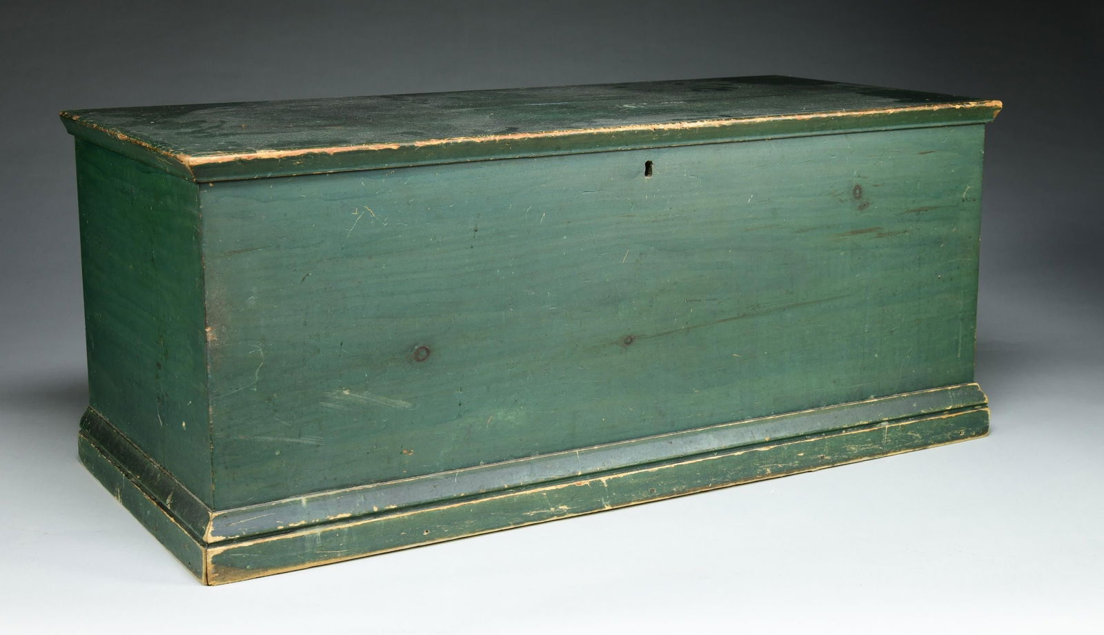 EARLY BLANKET CHEST IN ORIGINAL APPLE GREEN PAINT. (1 of 3)