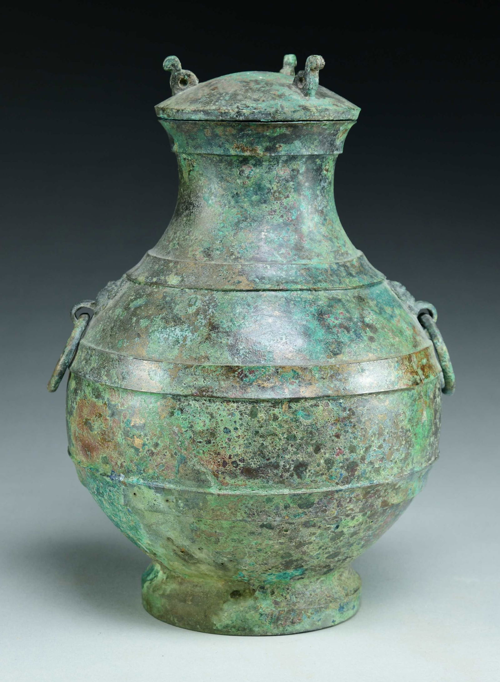 BRONZE HU URN WITH COVER. (1 of 1)