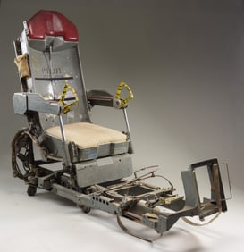 B52 BOMBER PILOT'S EJECTION SEAT.