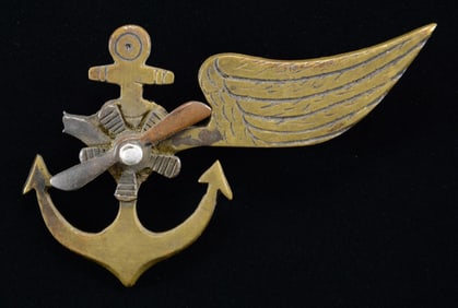 WWI ERA FRENCH NAVAL AERONAUTICS BADGE.