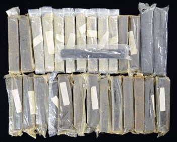 LOT OF 28 ASSORTED UZI MAGAZINES.