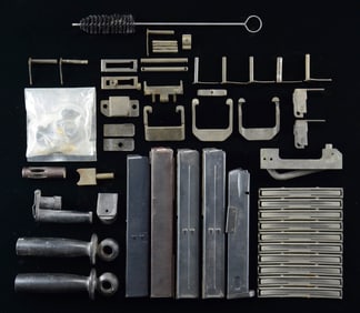 LOT OF ASSORTED MAGAZINES & ACCESSORIES.