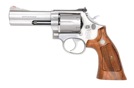 SMITH & WESSON MODEL 686 DA REVOLVER.