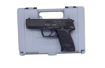 HK USP 40 SEMI AUTO PISTOL WITH FACTORY BOX.