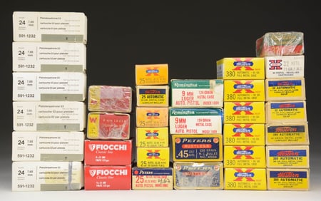 LOT OF ASSORTED PISTOL AMMO.