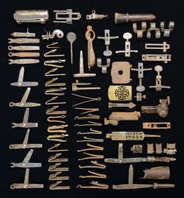 LARGE GROUP OF VARIOUS GUN TOOLS & PARTS.
