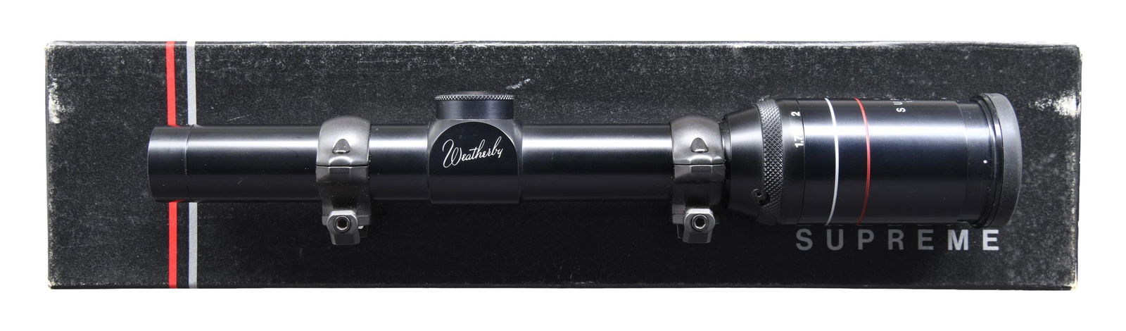 WEATHERBY SUPREME 1.75-5X20 SCOPE.: Japanese made Weatherby Supremes 1.75-5x20 scope. Scope has duplex crosshair reticle & very good clear optics. Blued finish. Scope caps & rings present. UNATTACHED ACCESSORIES: factory two-piece box.