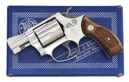 SMITH & WESSON MODEL 37 DA REVOLVER.