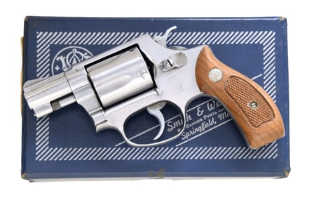 SMITH & WESSON MODEL 60 DA REVOLVER.