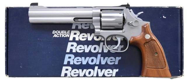 NO-DASH SMITH & WESSON MODEL 686 DA REVOLVER.