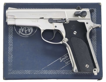 SMITH & WESSON MODEL 59 SEMI AUTO PISTOL.