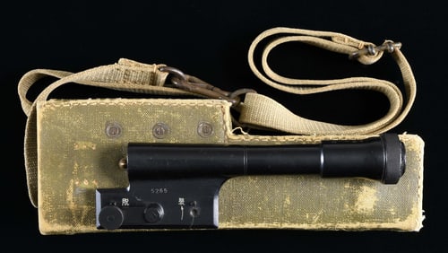 WW2 JAPANESE 2.5X POWER T97 SCOPE & CASE.
