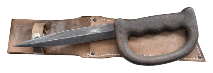 U.S. WORLD WAR II THEATER MADE KNUCKLE / FIGHTING