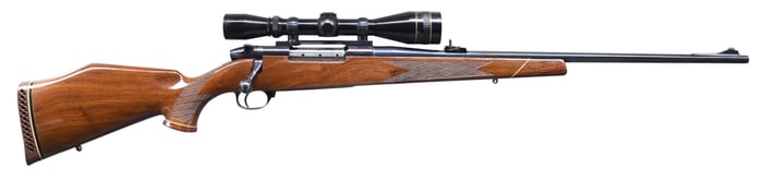 WEATHERBY MARK V DELUXE BOLT ACTION RIFLE.
