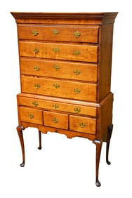 QUEEN ANNE MAPLE HIGHBOY.