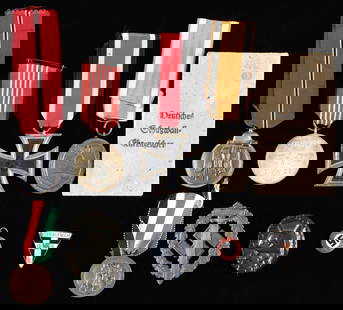 WWII GERMAN MEDALS, PINS, BADGES.: This lot consists of 1 Olympic Medal from 1936 with its original ribbon. / 1 Russian Front medal with original ribbon. / 1 Iron Cross second class with ribbon. / 1 West Wall medal with ribbon and issu