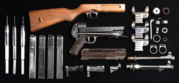 COLLECTABLE GROUPING OF GERMAN MP40 / MP41 PARTS.
