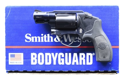 SMITH & WESSON BODYGUARD 38 DA REVOLVER.