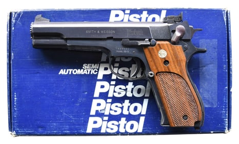 SMITH & WESSON MODEL 52-2 SEMI AUTO PISTOL.