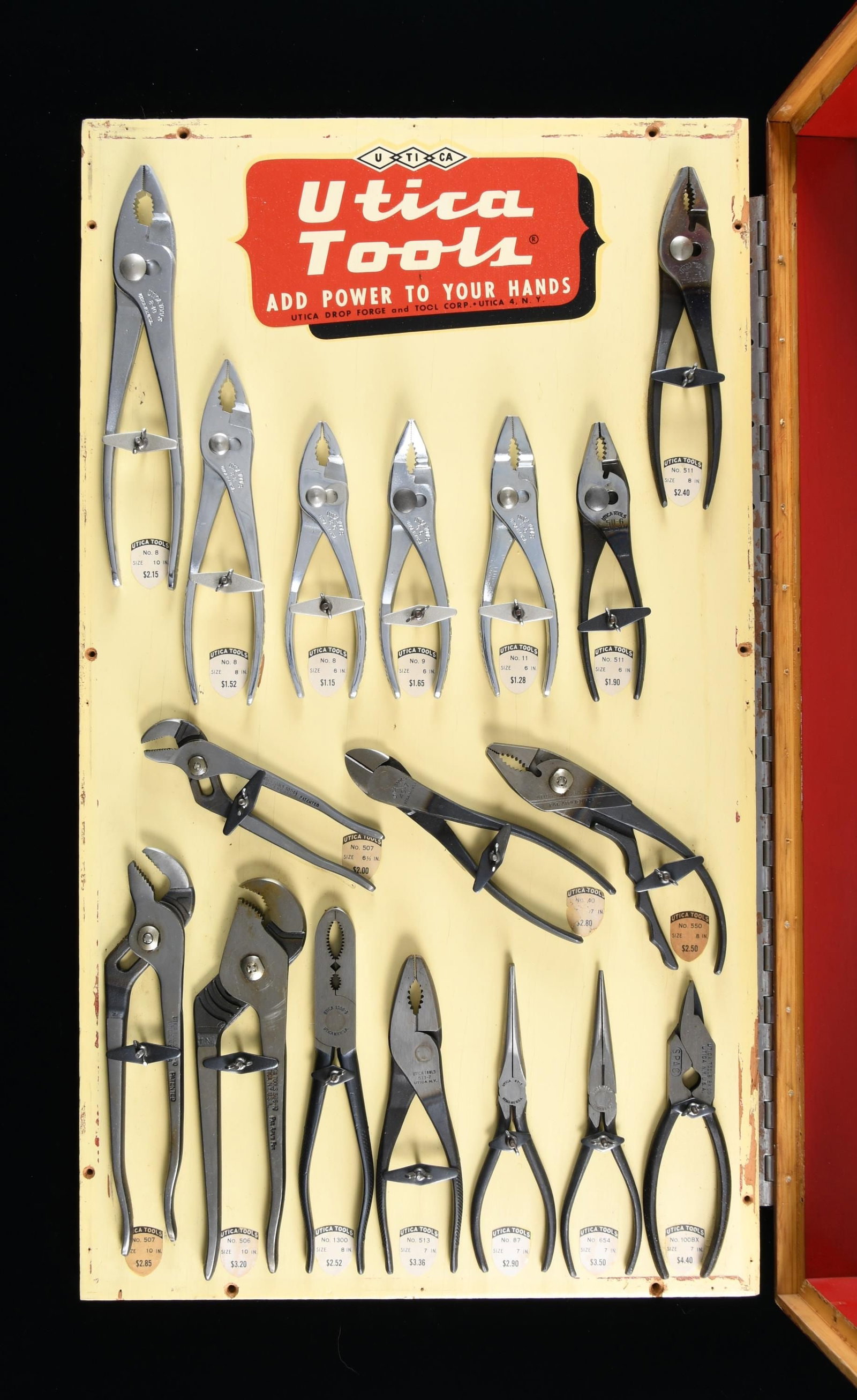UTICA TOOL COMPANY DISPLAY SAMPLE CASE FROM THE: 1950s. This attractive display case from the Utica Tool Company of Utica, New York measures approx. 29" x 17" x 2 1/2" and has a great mid-century, modern appearance. The case is painted red with chro