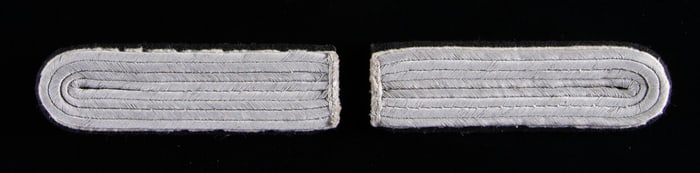 WWII GERMAN SS LIEUTENANT'S SHOULDER BOARDS.