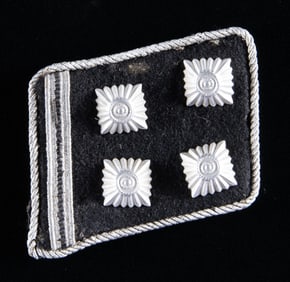 WWII GERMAN SS OBERSTURMBAHNFUHRER COLLAR TAB.