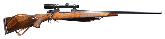 WEATHERBY MK V DELUXE BOLT ACTION RIFLE.