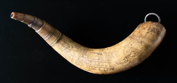 LARGE SCRIMSHAWED POWDER HORN.
