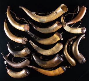 LARGE GROUP OF LARGE VINTAGE POWDER HORNS.