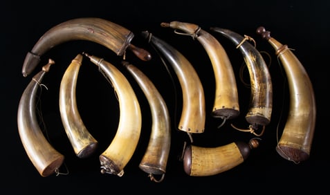 GROUP OF 10 VINTAGE POWDER HORNS.