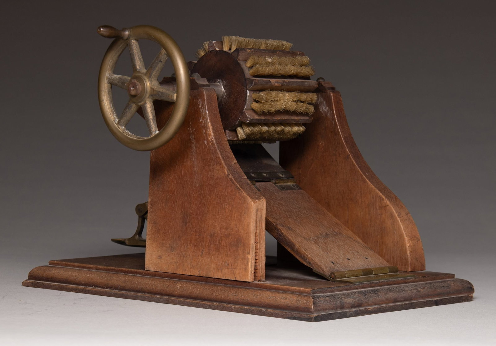 UNITED STATES PATENT MODEL FOR TYPE OF SCRUBBER OR: CLEANER. An intriguing United States patent model for what is possibly a type of scrubber or cleaner. This model has lost its tag so it is difficult to identify. At first glance it resembles a cotton 