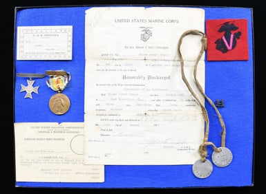 WWI UNITED STATES MARINE GROUP WITH PATCH, DOG