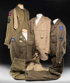 US MILITARY UNIFORMS.